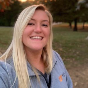 Meet your Posher, Abigail